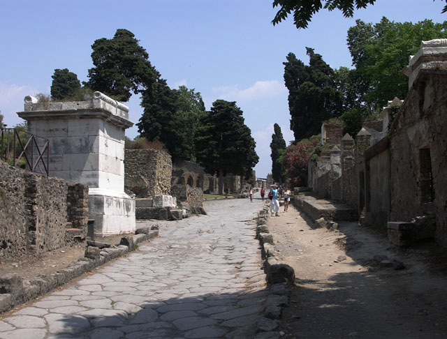 pompeii tombs